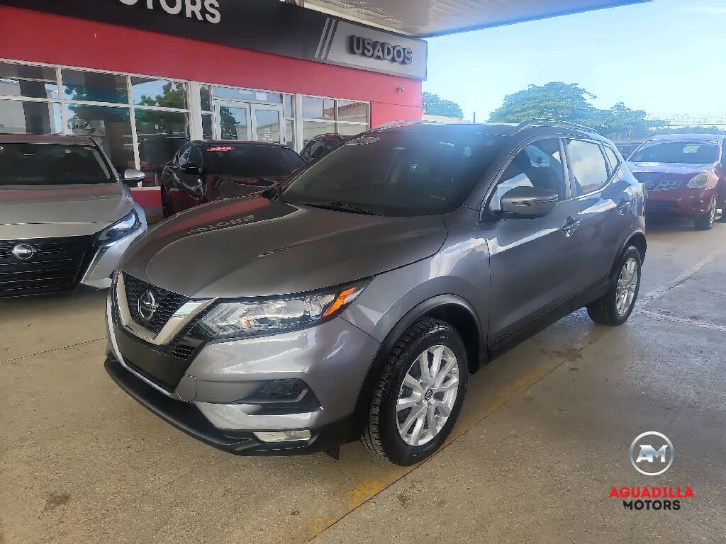 2022 Nissan Rogue Sport SV's photo