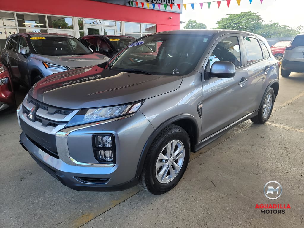 2023 Mitsubishi Outlander Sport ES's photo