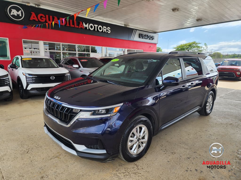 2023 Kia Sedona LX's photo