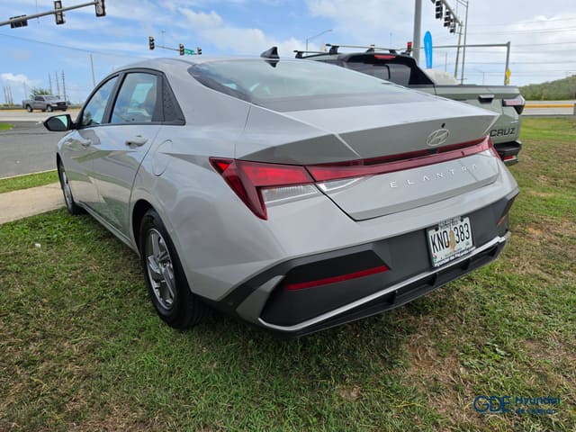 2025 Hyundai Elantra SE