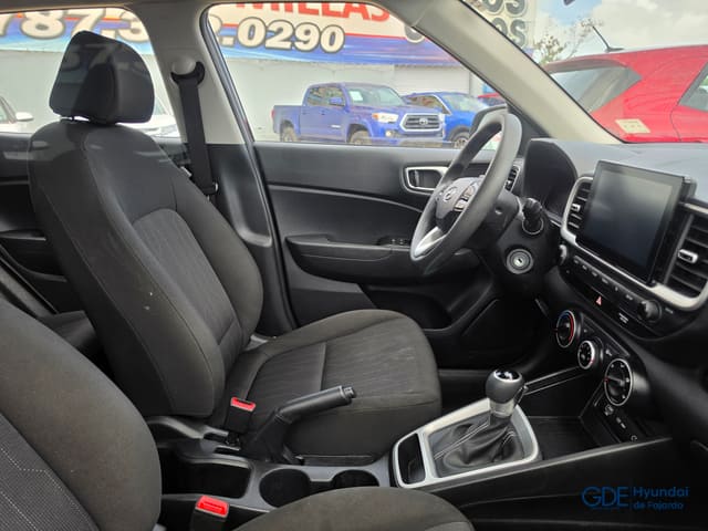 2025 Hyundai Venue SE