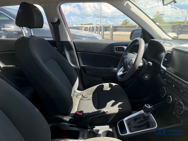 2025 Hyundai Venue SE