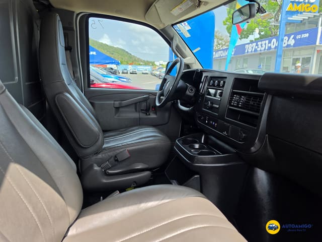 2023 GMC Savana Cargo Van