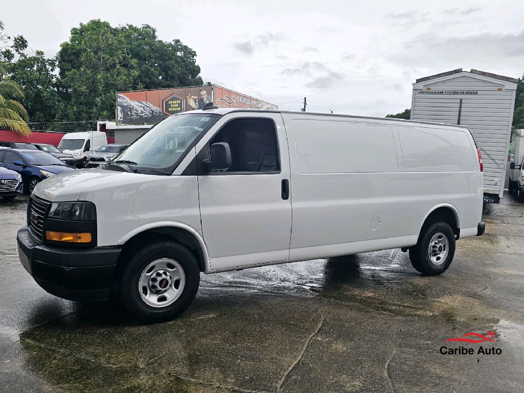 2023 GMC Savana Cargo Work Van's photo