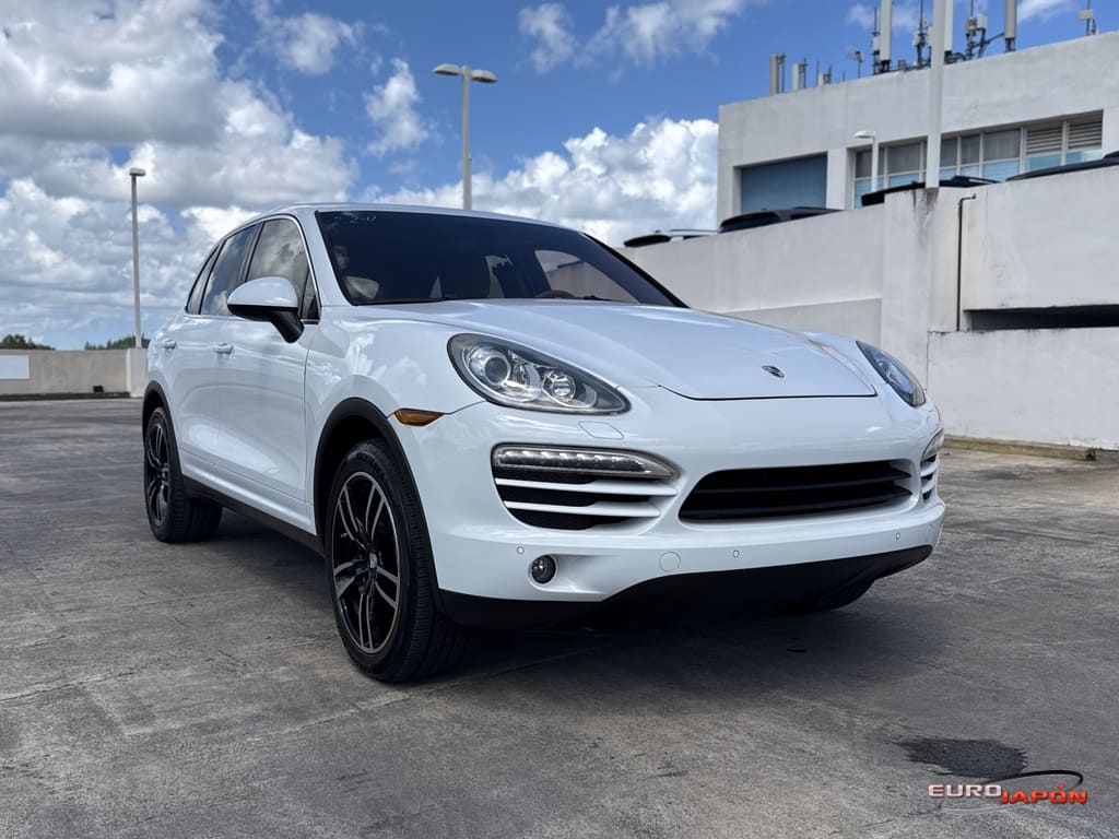 2014 Porsche Cayenne's photo