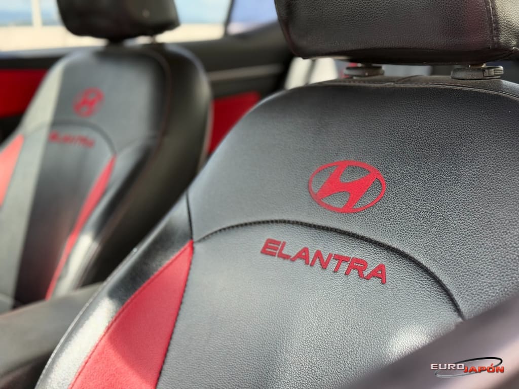2018 Hyundai Elantra's photo