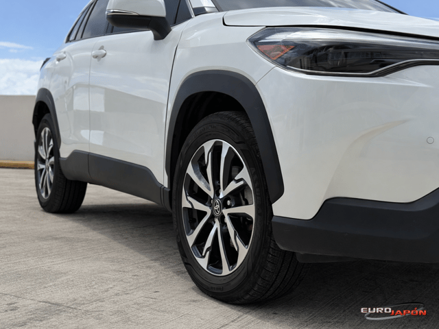 2024 Toyota Corolla Cross XLE