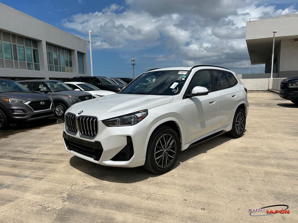 2025 BMW X1 xDrive28i's photo