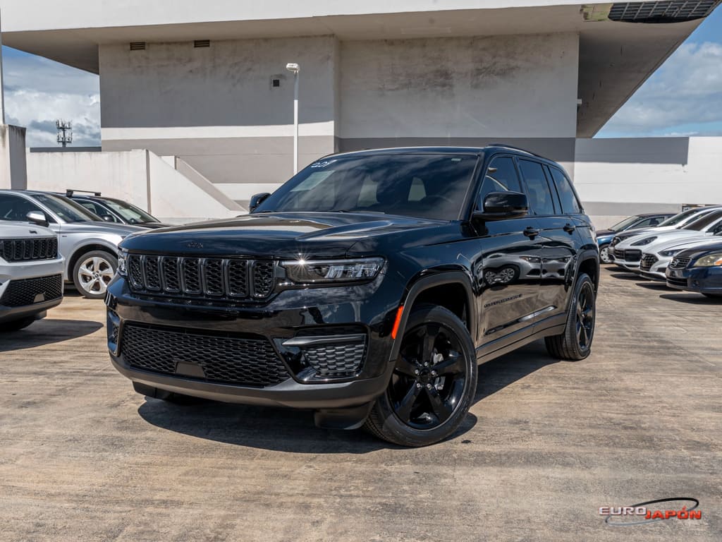 2023 Jeep Grand Cherokee Altitude's photo