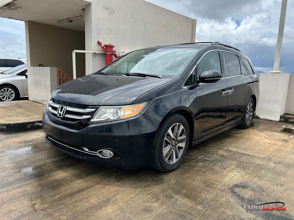 2016 Honda Odyssey Touring's photo