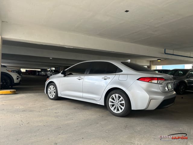 Toyota Corolla LE Sedan FWD 4D 2023