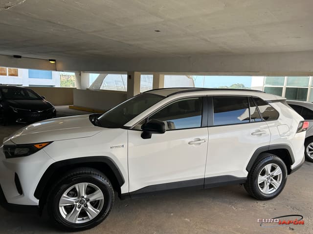 TOYOTA RAV4 AWD HYBRID 4D SUV LE 2021