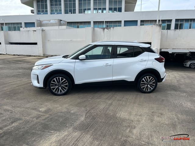 2022 Nissan Kicks SV