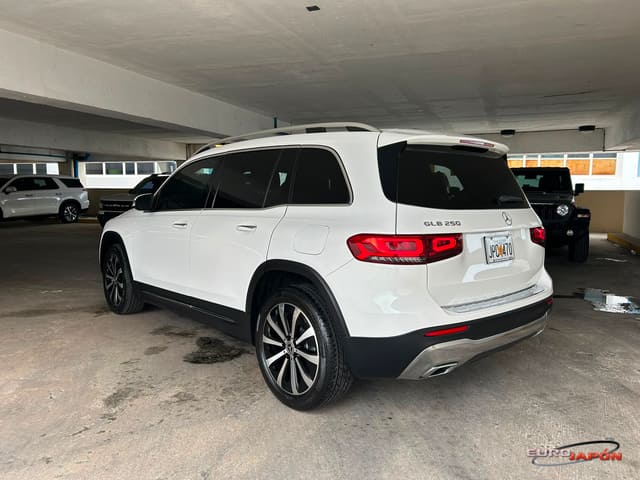 2021 Mercedes-Benz GLB 250