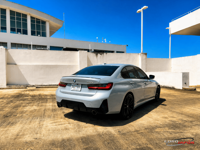 2023 BMW 3 Series 330e