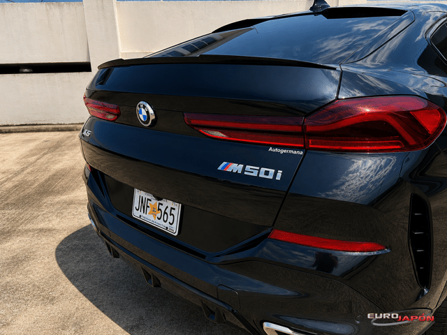 2021 BMW X6 M50i