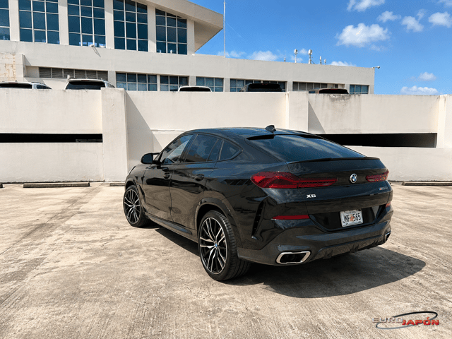 2021 BMW X6 M50i