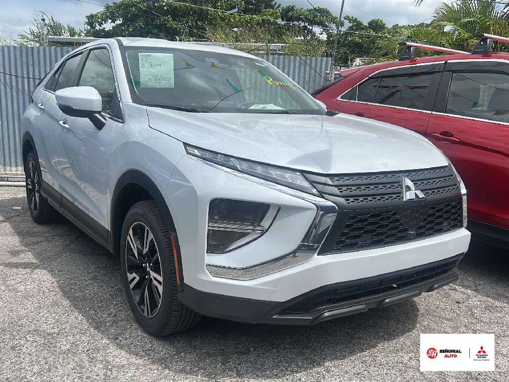 2026 Mitsubishi Eclipse Cross LE's photo