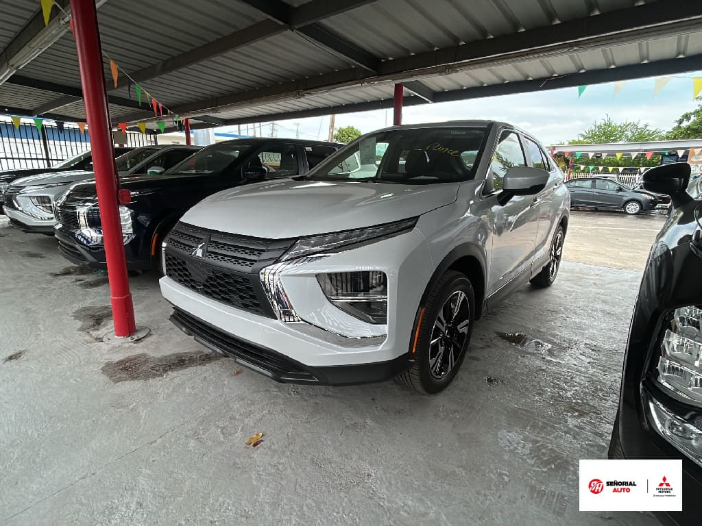 2026 Mitsubishi Eclipse Cross LE's photo