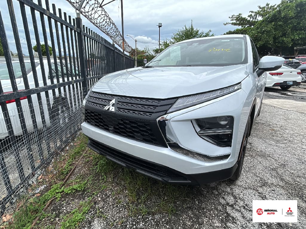 2026 Mitsubishi Eclipse Cross LE's photo