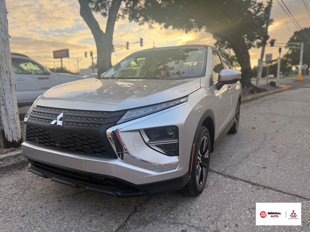 2026 Mitsubishi Eclipse Cross LE's photo