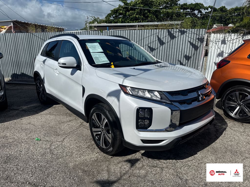 2026 Mitsubishi Outlander Sport SE's photo