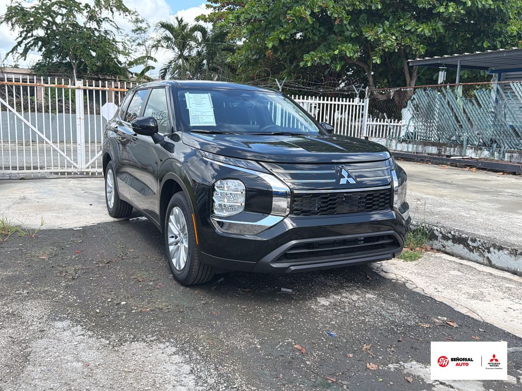 2026 Mitsubishi Outlander ES FWD's photo