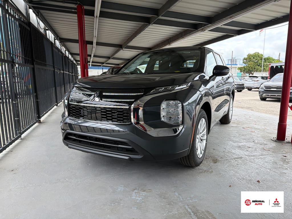 2026 Mitsubishi Outlander ES FWD's photo