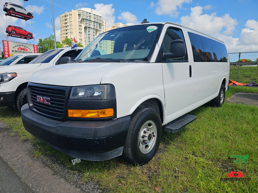 2023 GMC Savana 3500 LS Ext WB's photo