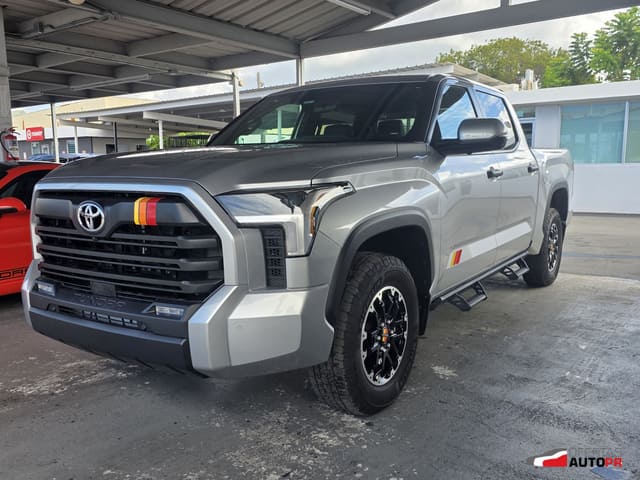 2025 Toyota Tundra 4WD SR5