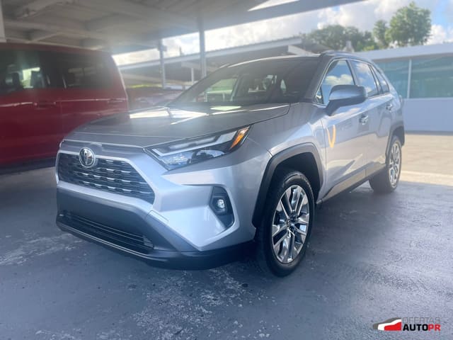 2023 Toyota RAV4 XLE Premium