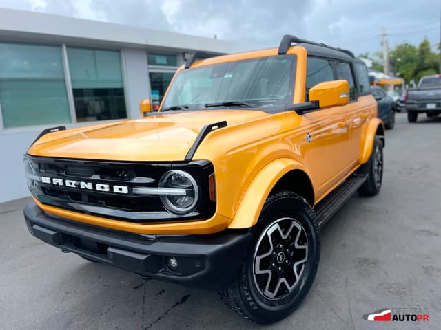 2022 Ford Bronco Outer Banks 4dr SUV 4WD w/Advanced 4x4 (2.3L 4cyl Turbo 10A)