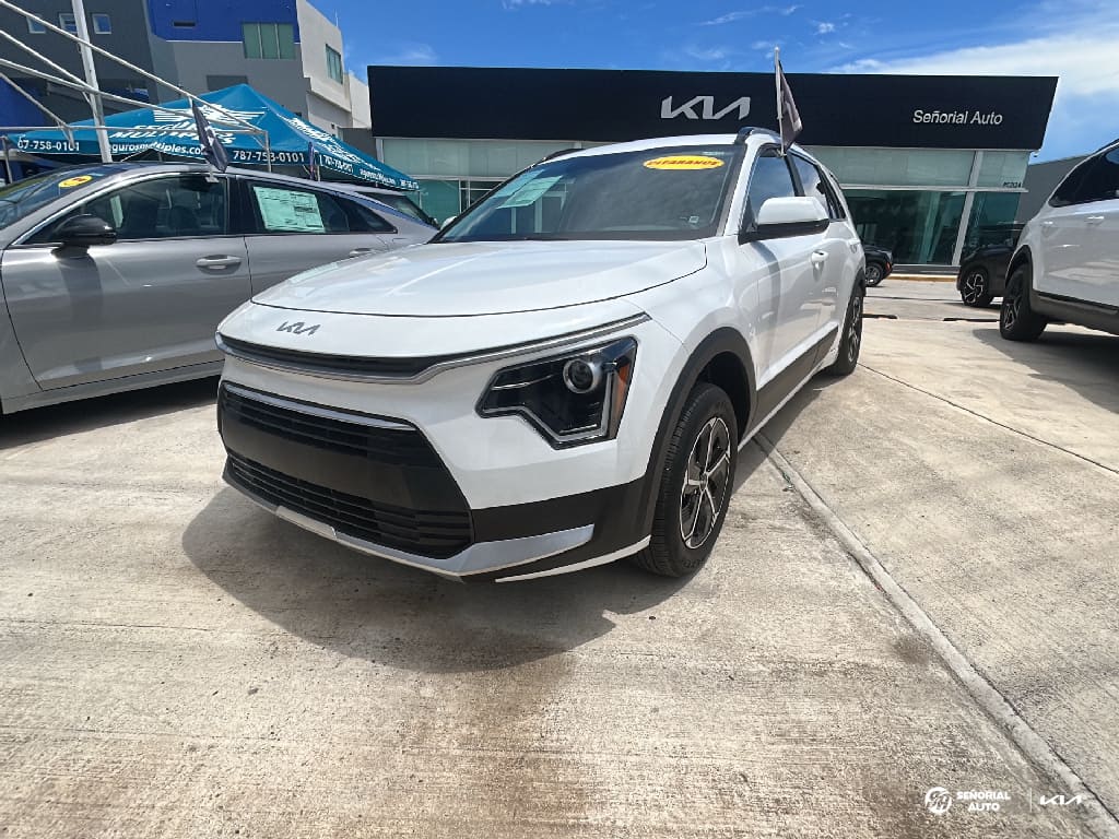 2025 Kia Niro LX's photo