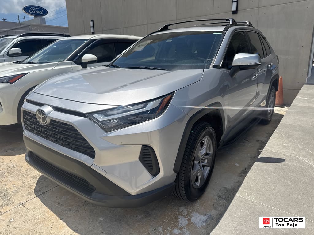 2023 Toyota RAV4 XLE FWD's photo