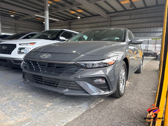 2025 Hyundai Elantra SE
