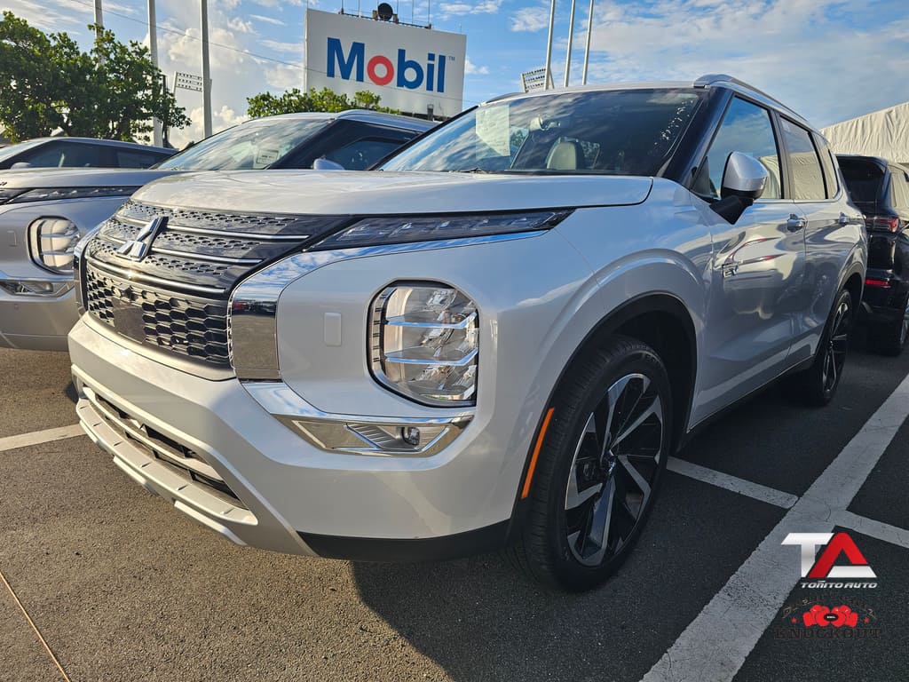 2025 Mitsubishi Outlander Plug-in Hybrid SE S-AWC's photo