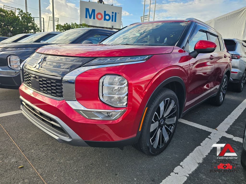 2025 Mitsubishi Outlander SE 2WD's photo
