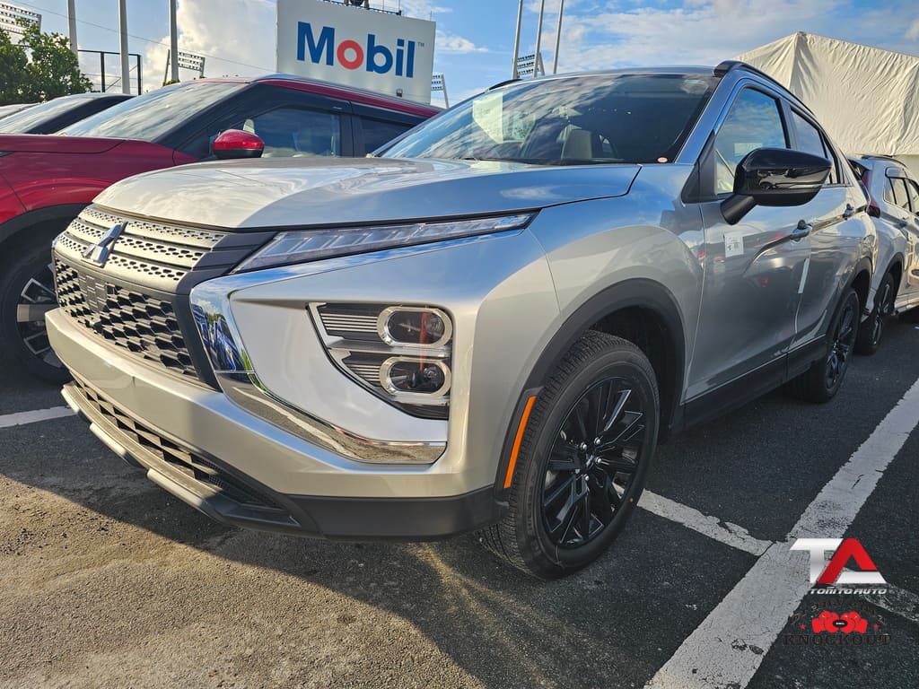 2025 Mitsubishi Eclipse Cross LE's photo