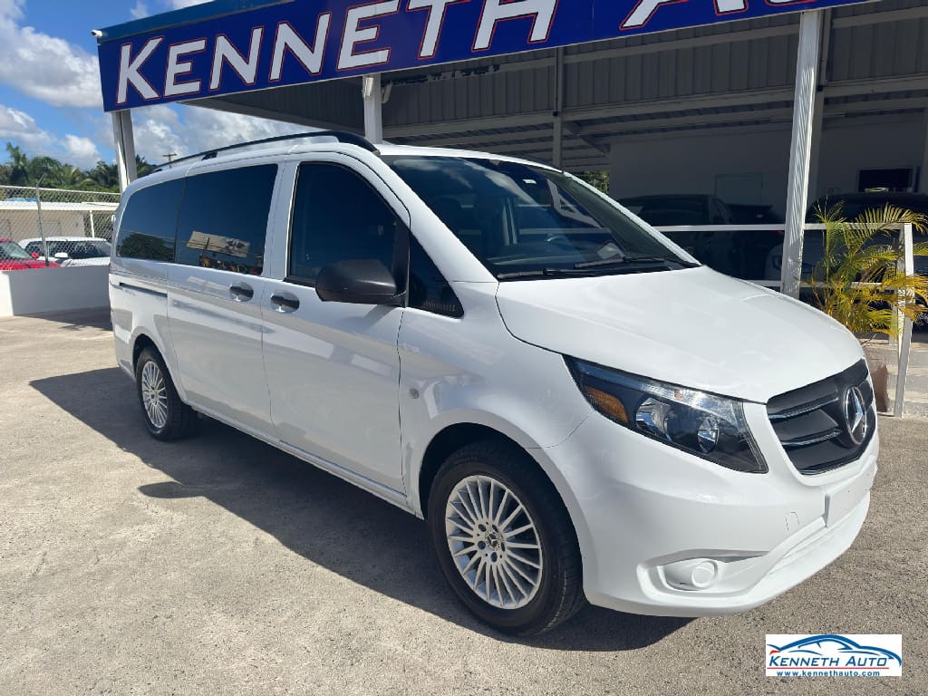 2023 Mercedes-Benz Metris Passenger Van Base's photo