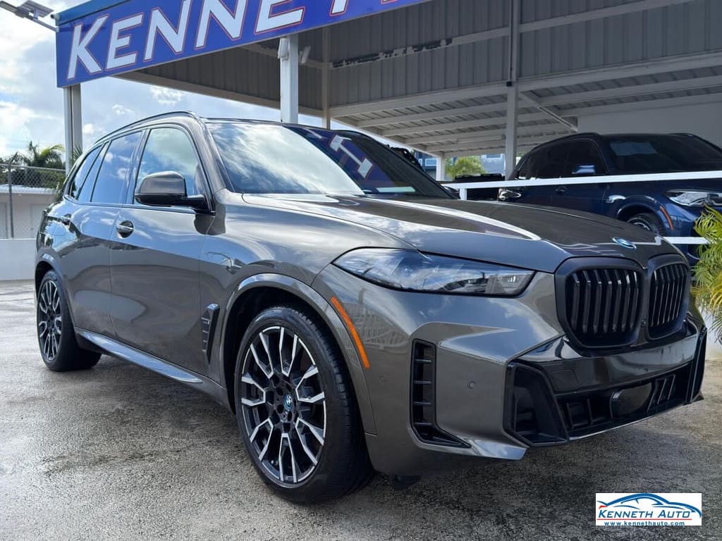2024 BMW X5 50e's photo