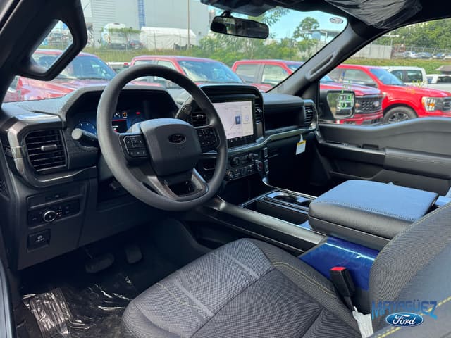 Ford F-150 STX 2025