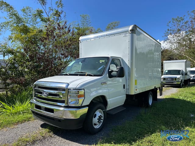 Ford E-Series Cutaway 2025