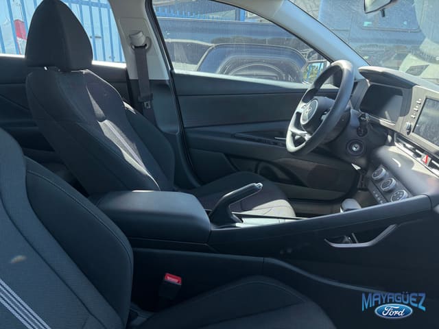 Hyundai Elantra SE 2025