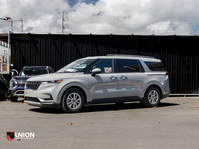 2024 Kia Carnival LX