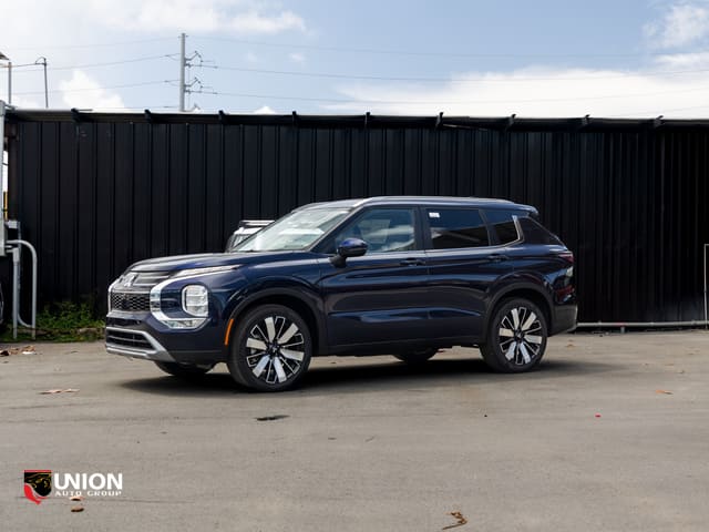 2025 Mitsubishi Outlander SE