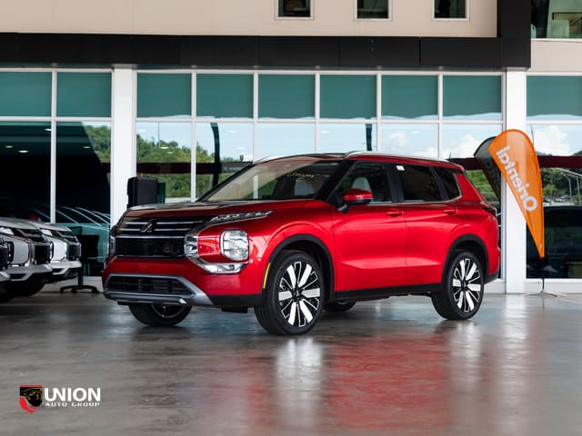 2025 Mitsubishi Outlander ES