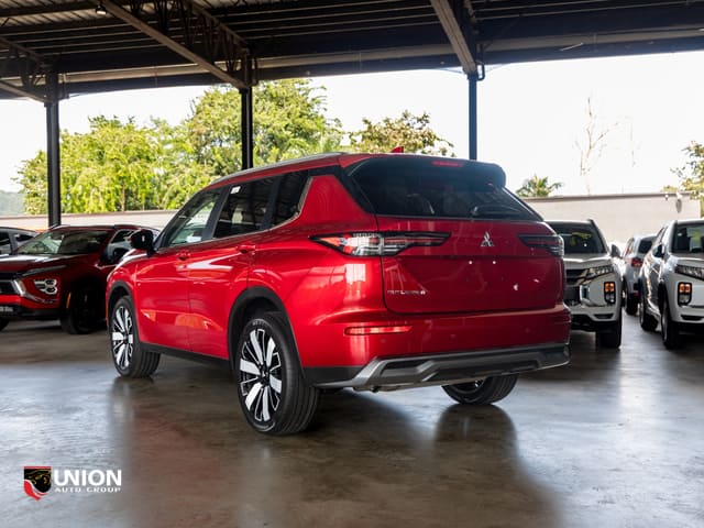 2025 Mitsubishi Outlander ES