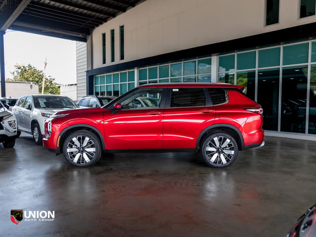 2025 Mitsubishi Outlander ES