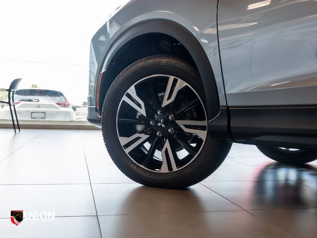 2026 Mitsubishi ECLIPSE CROSS LE