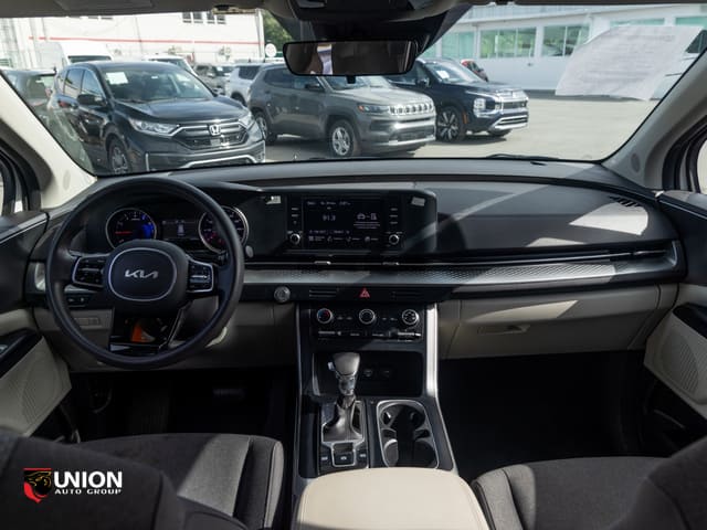 2024 Kia Carnival LX